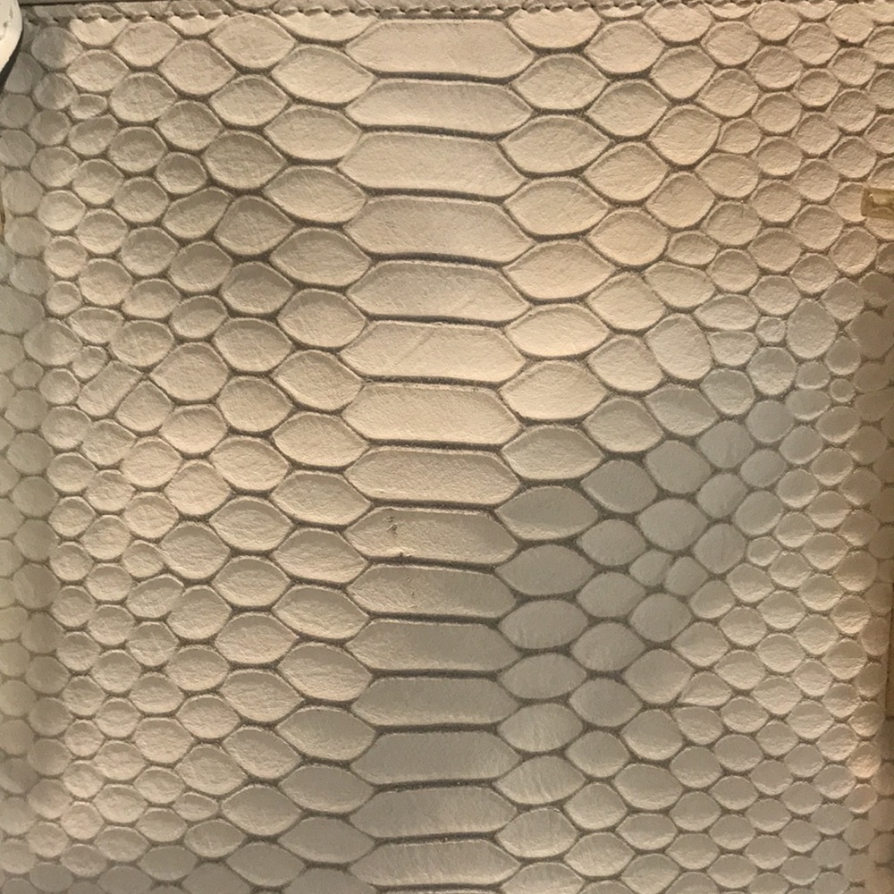 Vince Camuto purse - Picture 4 of 5